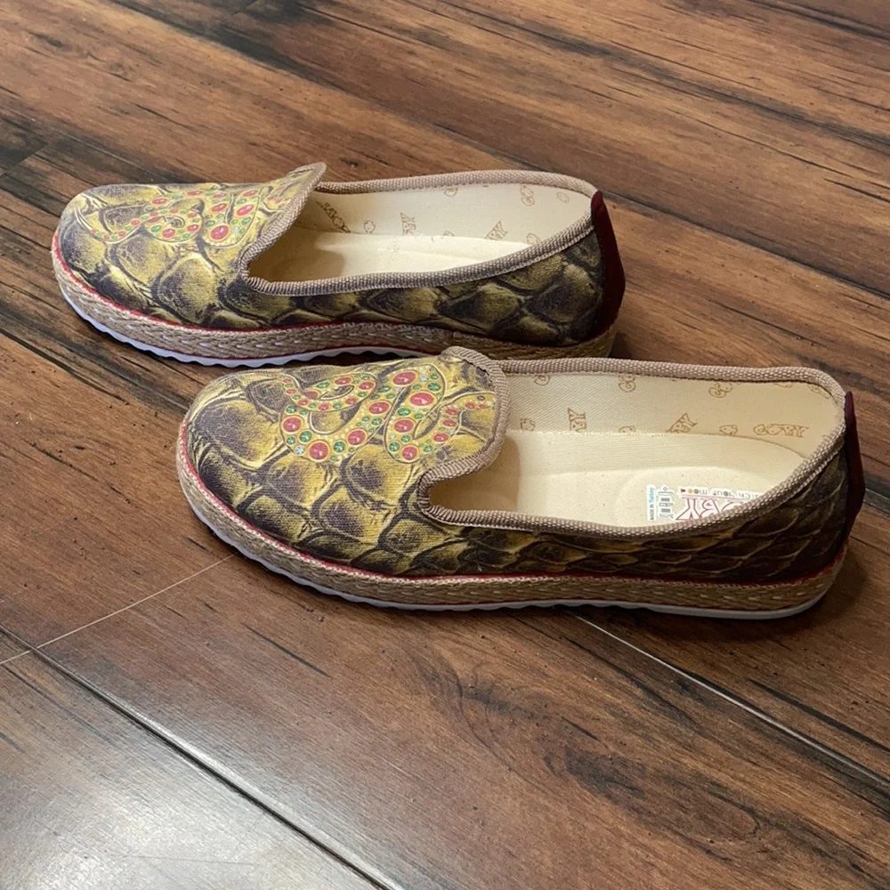 Goby slip on espadrilles size 40 snake design